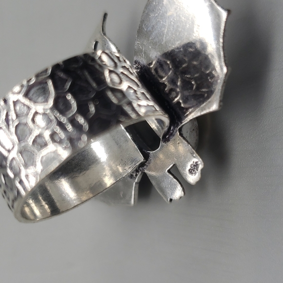 Labradorite Bat Ring - Picture 6 of 6
